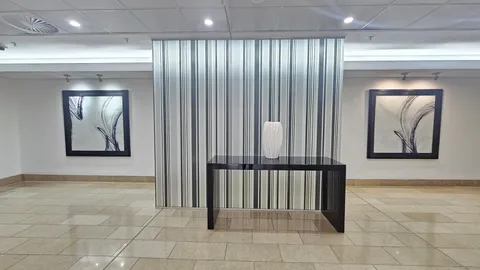 Menlyn Corner, 87 Frikkie de Beer Street